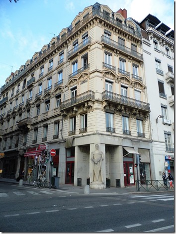 Lyon 16