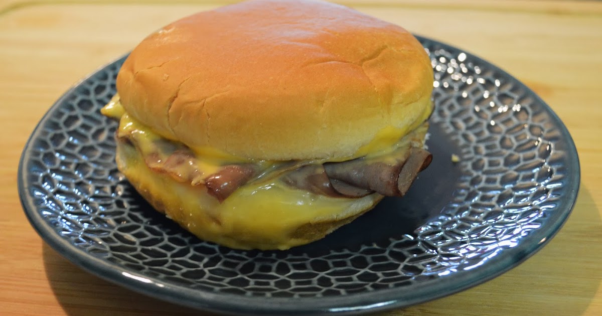 The Hungry Hood: Hot Roast Beef Sandwich
