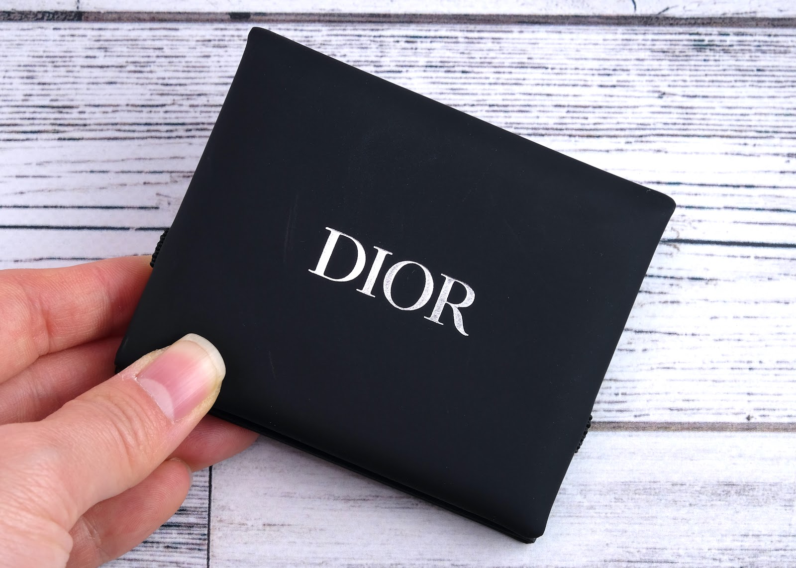 Dior | Skin Mattifying Paper: Review and Swatches