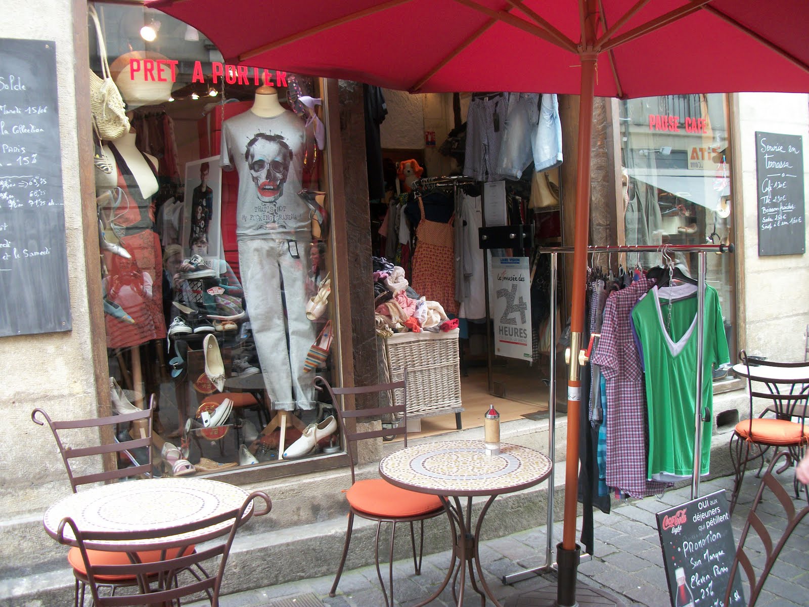 Magasin de vÃªtements - cafÃ© dans le Vieux Tours