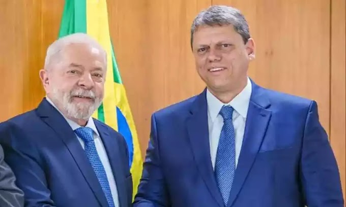  Tarcísio liga para Lula e se desculpa por fake news