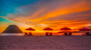 Pantai Pulau Merah Banyuwangi