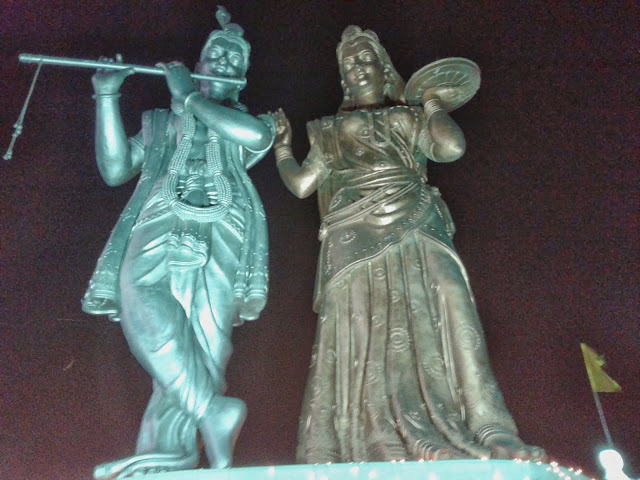 Lord Krishna and Radha Statue in Delhi, Lord Krishna and Radha Statue at Temple near Mukarba Chowk Flyover Delhi