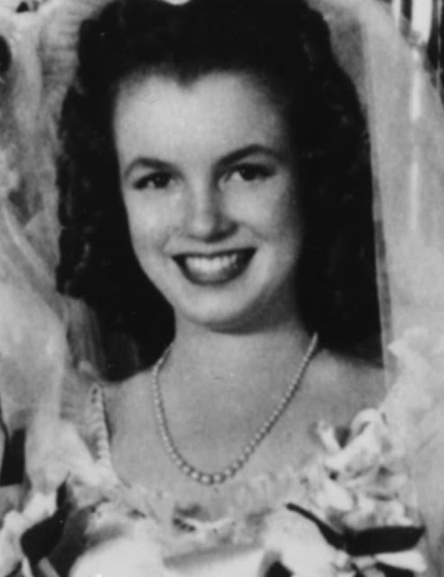 Marilyn Monroe wedding day portrait 19 June 1942 worldwartwo.filminspector.com