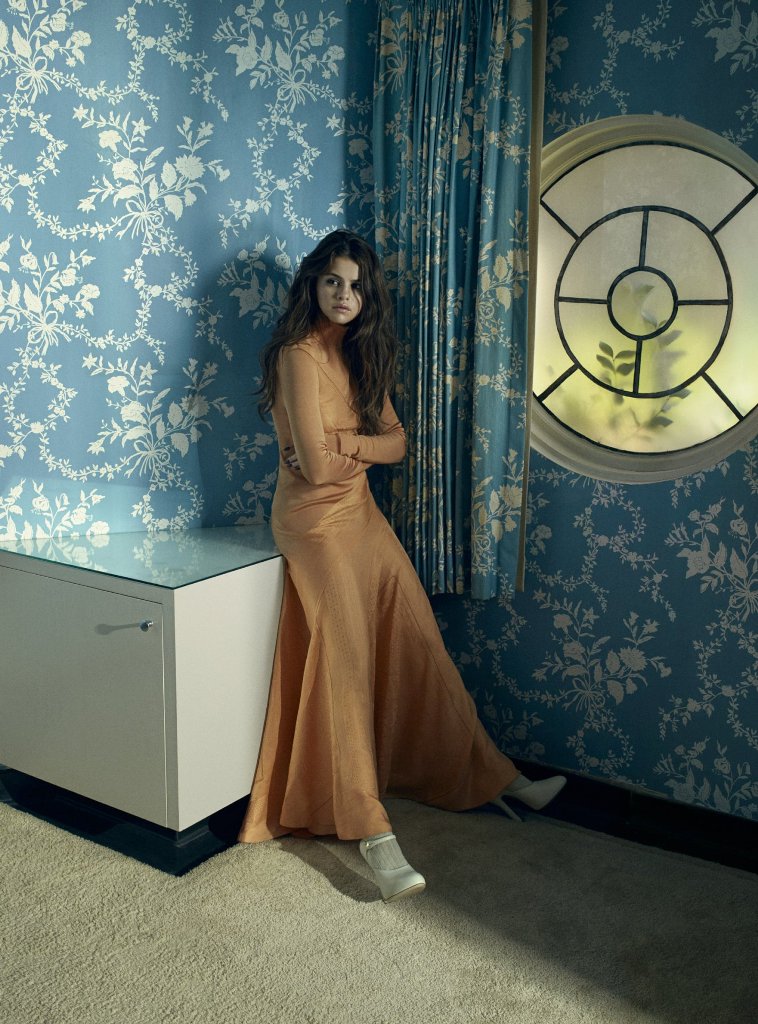 Selena Gomez hot model photo shoot for Vogue Australia magazine