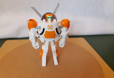 (vendido) Brinquedo de plástico deTransformer Robô Rescue Bots  Blades, o Robô Voador Helicóptero , coleção Playskool Heroes B3488  11cm R$  23,00