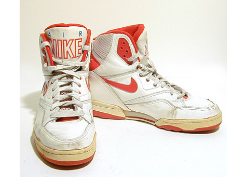 Say what you say but, old is gold i like the old school Nike's.
