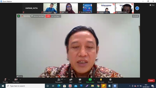 Webinar Nasional "Peran Investasi dalam Pertumbuhan Ekonomi di Era New Normal".