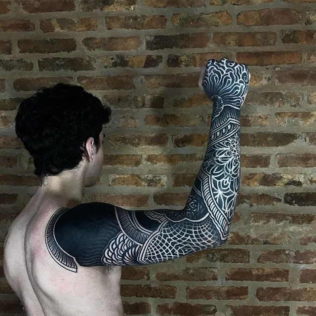 100 mangas de tatuagens para homens