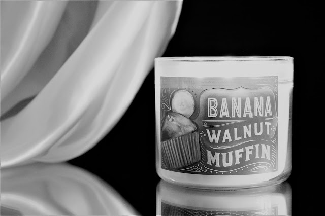 bath & body works banana walnut muffin avis, bath body works banana walnut muffin, banana walnut muffin candle, banana walnut muffin candle, bougie parfumée à la banane, bougie parfumée, bougie bath and body works, bath and body works candles, bath and body works candles review, candle review, scented candle, avis bah & body works