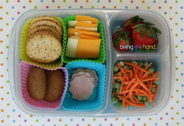 MOMables Cracker Stackers - A Healthier DIY Alternative to Lunchables!