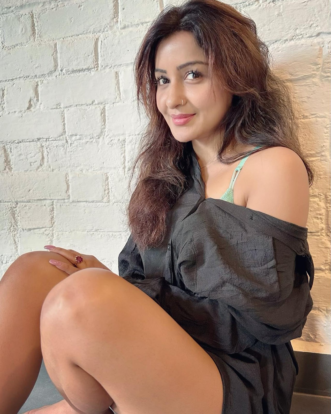 Chhavi Pandey sexy legs black shirt nose ring tv actress