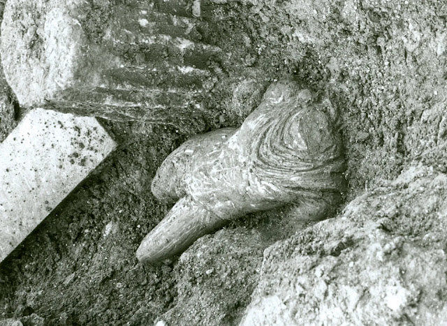 Το Αρχαιολογικό Μουσείο αρχαίας Μεσσήνης παρουσιάζει αντιπροσωπευτικά ευρήματα από τις ανασκαφές που πραγματοποιήθηκαν στη Μεσσήνη από το 1895 έως και το τέλος του 20ού αι.