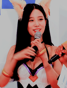 Johyun (조현) BERRY GOOD: pretty Ahri cosplay