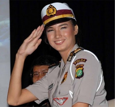 Foto Polwan Polisi Wanita tercantik Di Dunia