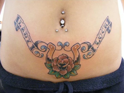 tatuajes abdomen en mujeres