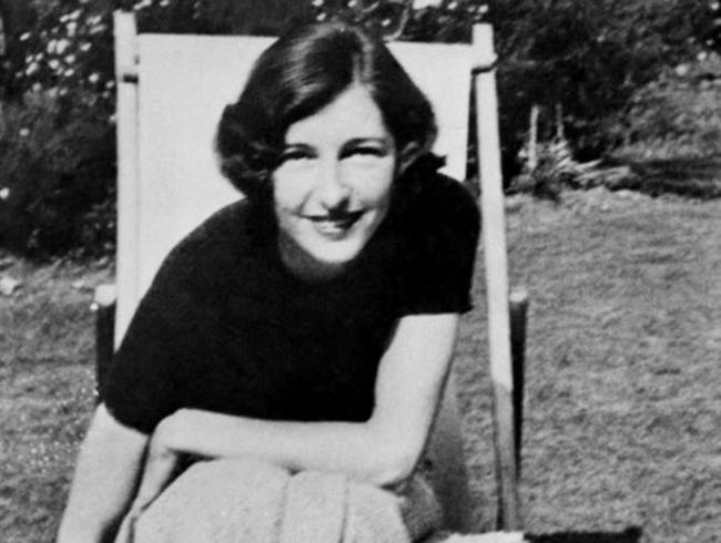 Krystyna Skarbek ~