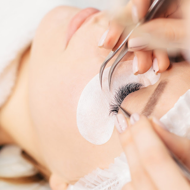 eyelash extensions The Colony