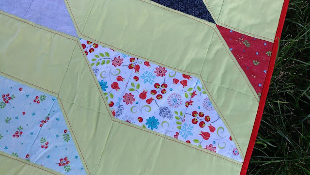 Rockslide quilt made with First Frost and Superior Solids from Benartex