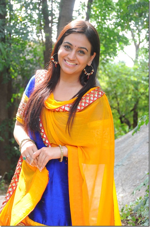 aksha_latest_cute_photoshoot_still