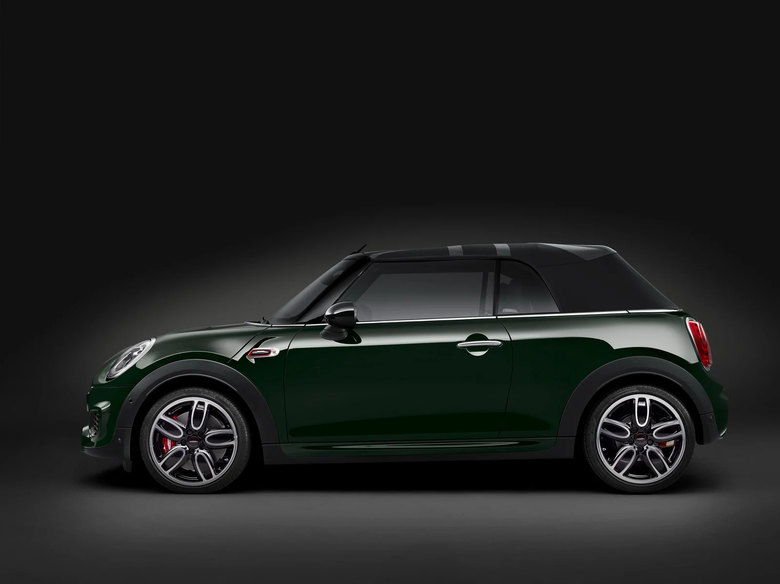 Mini trình làng bộ đôi Clubman ALL4 2017 & JCW Convertible 2017 tại New York Auto Show