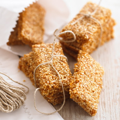 Resepi Biskut Raya 2020: Resepi Biskut Sesame Squares