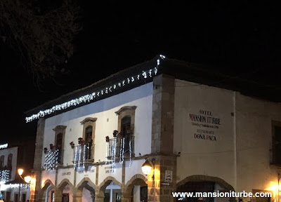 Hotel Mansion Iturbe in front of Vasco de Quiroga Square