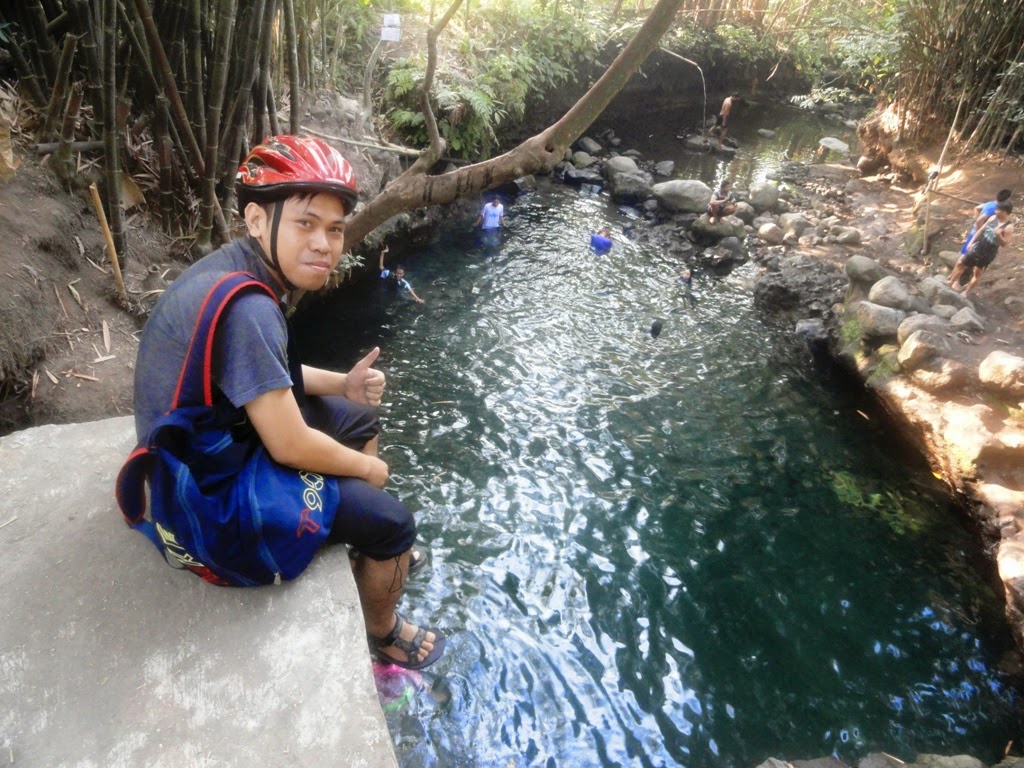 Narsis dulu dipemandian Tirta Budi (Blue Lagoon) Jogja