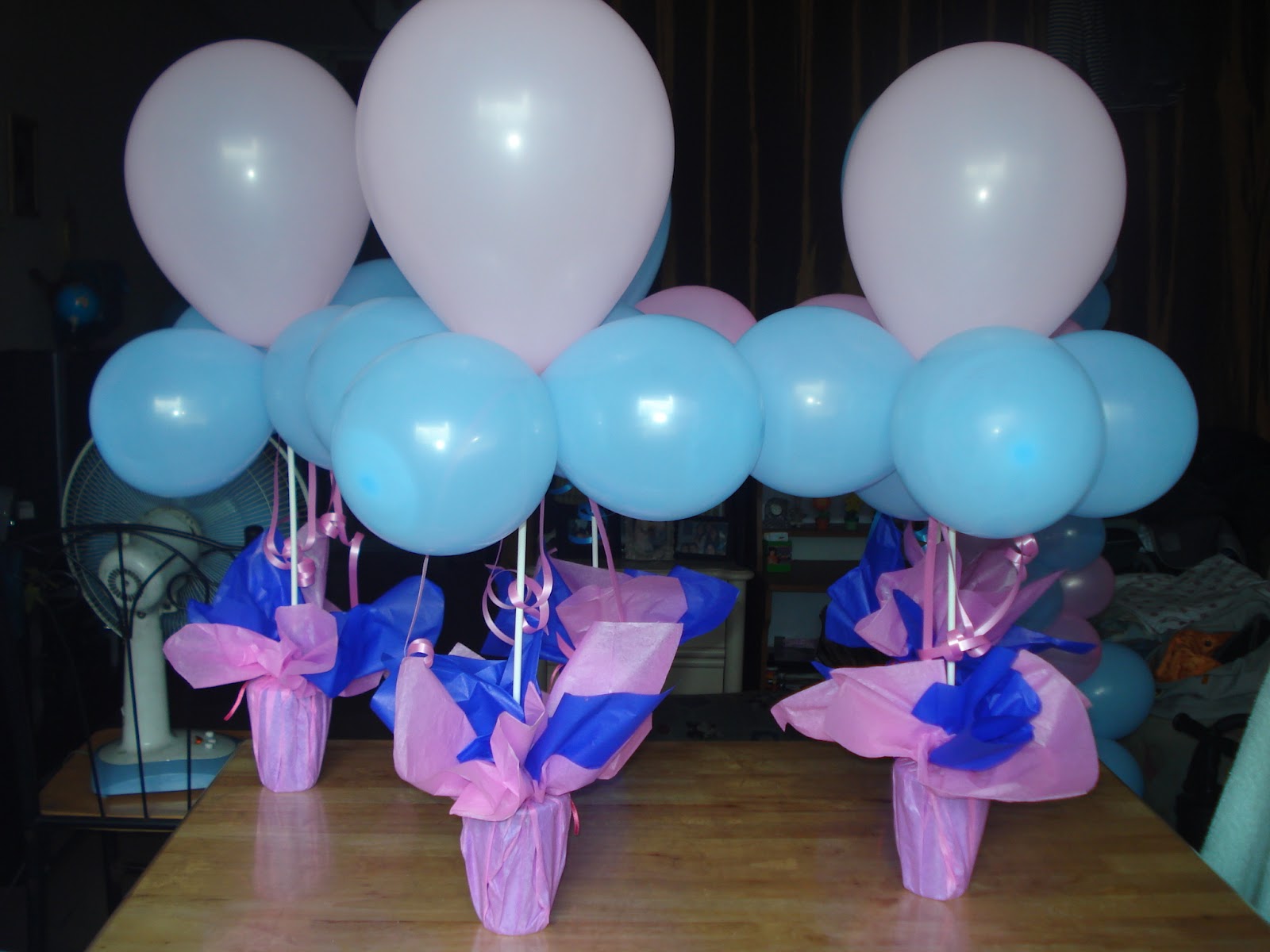 Tipid Party!: Simple Balloon centerpiece