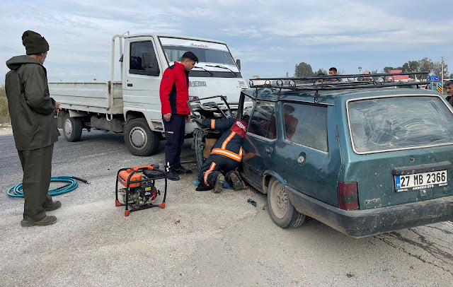 Tarsus'ta pikap ve otomobilin çarpışması neticesinde iki kişi yaralandı