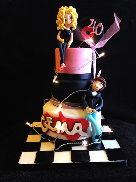 tarta fondant; tarta decorada; tarta grease; grease; cumpleaños; celebración;