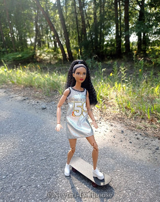 Mattel Barbie doll Fashionistas 56 MtM Made To Move body skateboard