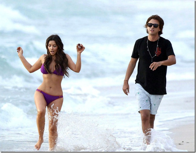 kim-kardashian-bikini-pics-i