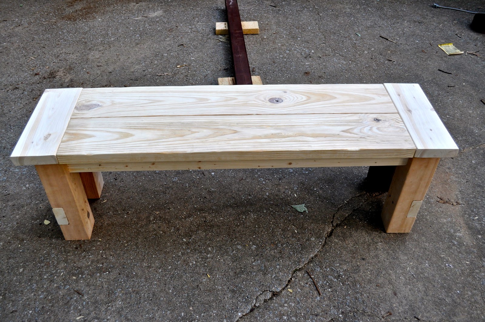 dare to dream DIY farmhouse  bench 