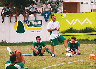 Oriente Petrolero - Roberto Pompei, Ronald García, Miguel Ángel Hoyos - DaleOoo.com web del Club Oriente Petrolero