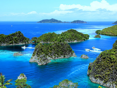 Descriptive Text About Tourism Place in Raja Ampat