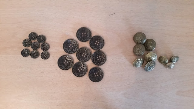 Various military style brass buttons