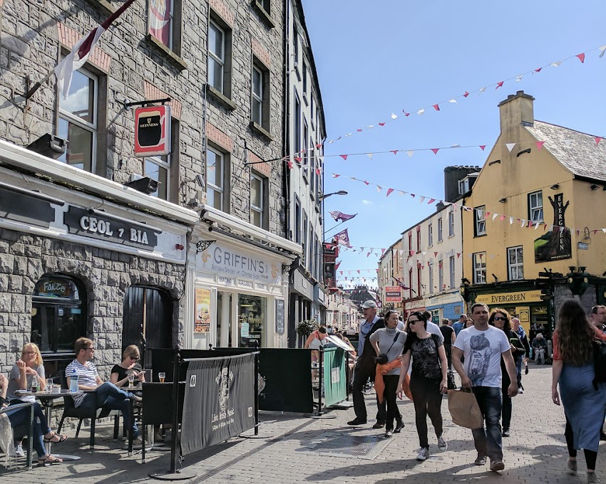 Galway, Ireland May 2017 photo by Corey Templeton. A Thursday throwback to a touristy but fun street in the city of Galway, Ireland. From May of this year.