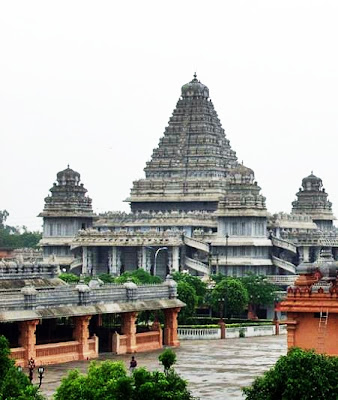 Chattarpur Mandir