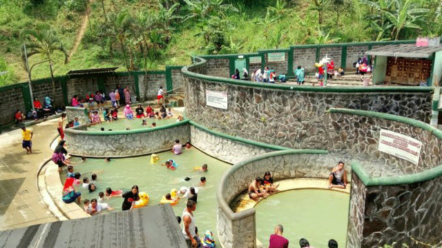 Pemandian Air Panas Pacet – Kabupaten Mojokerto