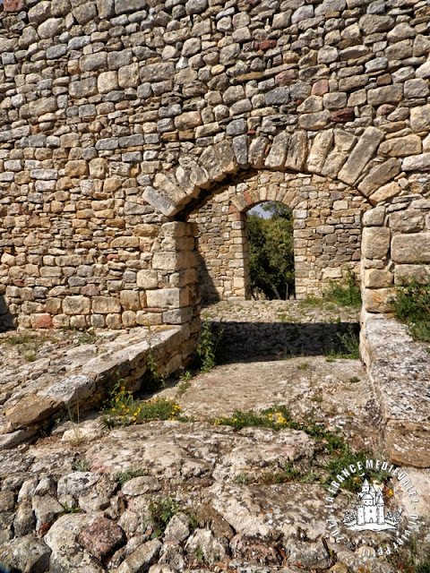 CHUSCLAN (30) - Château-fort de Gicon