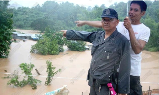Phrae_flood_100803-2010-08-3-22-00.jpg