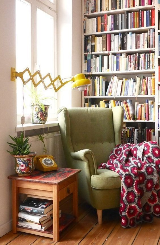 Let's create a reading corner、 book nook for yourself to stimulate your desire to read.