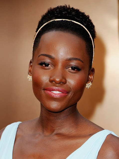 Close up of Lupita Nyong'o makeup at 2014 Oscars