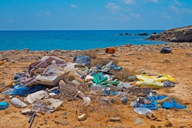 Warisan Sampah Plastik Dunia - www.ajarekonomi.com