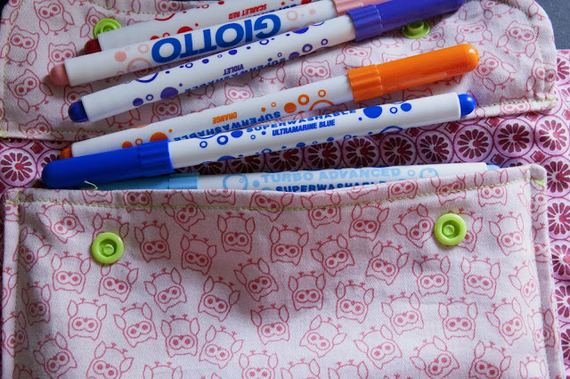 coudre-trousse-artiste-fille