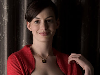 Free non watermarked wallpapers of Anne Hathaway at Fullwalls.blogspot.com