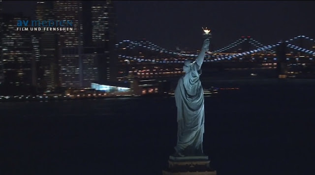 Photo of Statue of Liberty at night