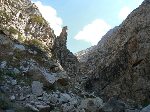 Ущелье с водопадом на 50 километре, Варзоб, Горы Таджикистана