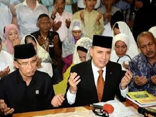 Duta besar Paraguay masuk Islam (foto Rol)